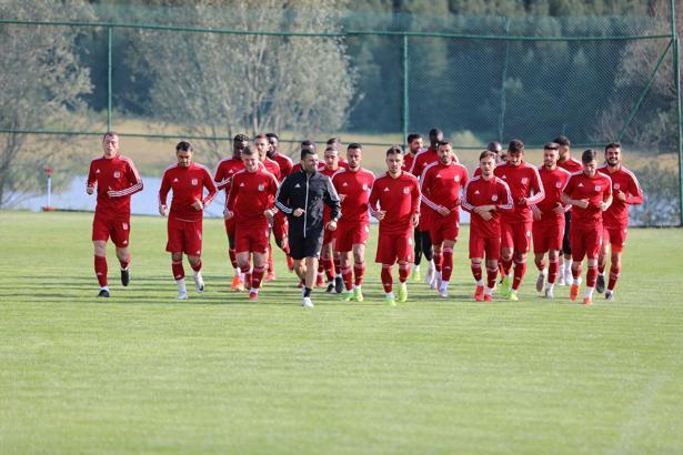 Sivasspor da yeni sezon hazırlıkları sürüyor Futbol Haberleri Spor