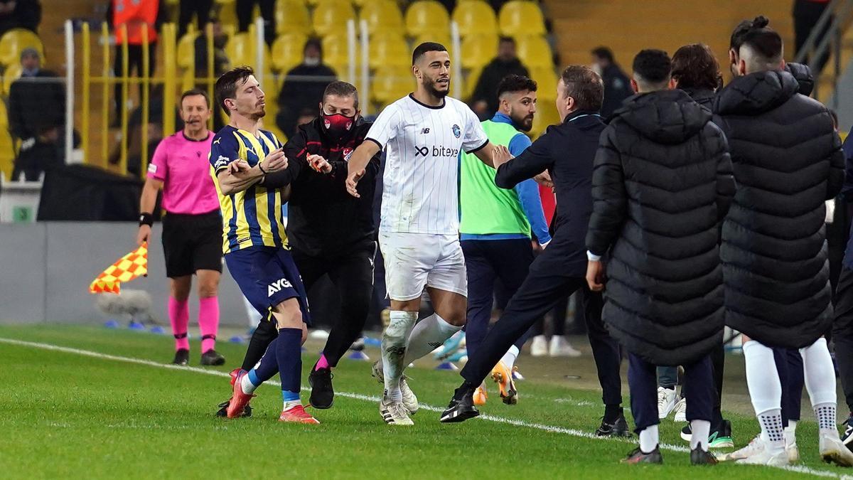 Fenerbahçe Adana Demirspor maçında Younes Belhanda Futbol Haberleri