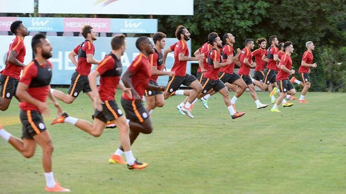 İşte Galatasaray ın Danimarka kamp kadrosu Fanatik Gazetesi