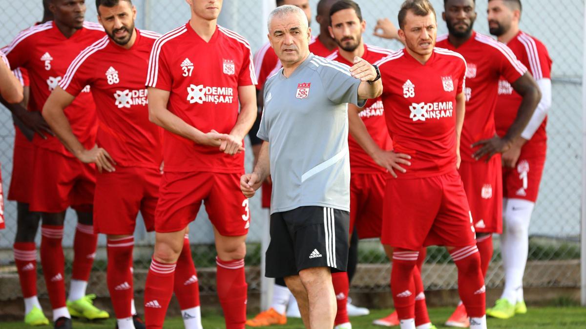 Sivasspor da forma numaraları belirlendi Futbol Haberleri Spor