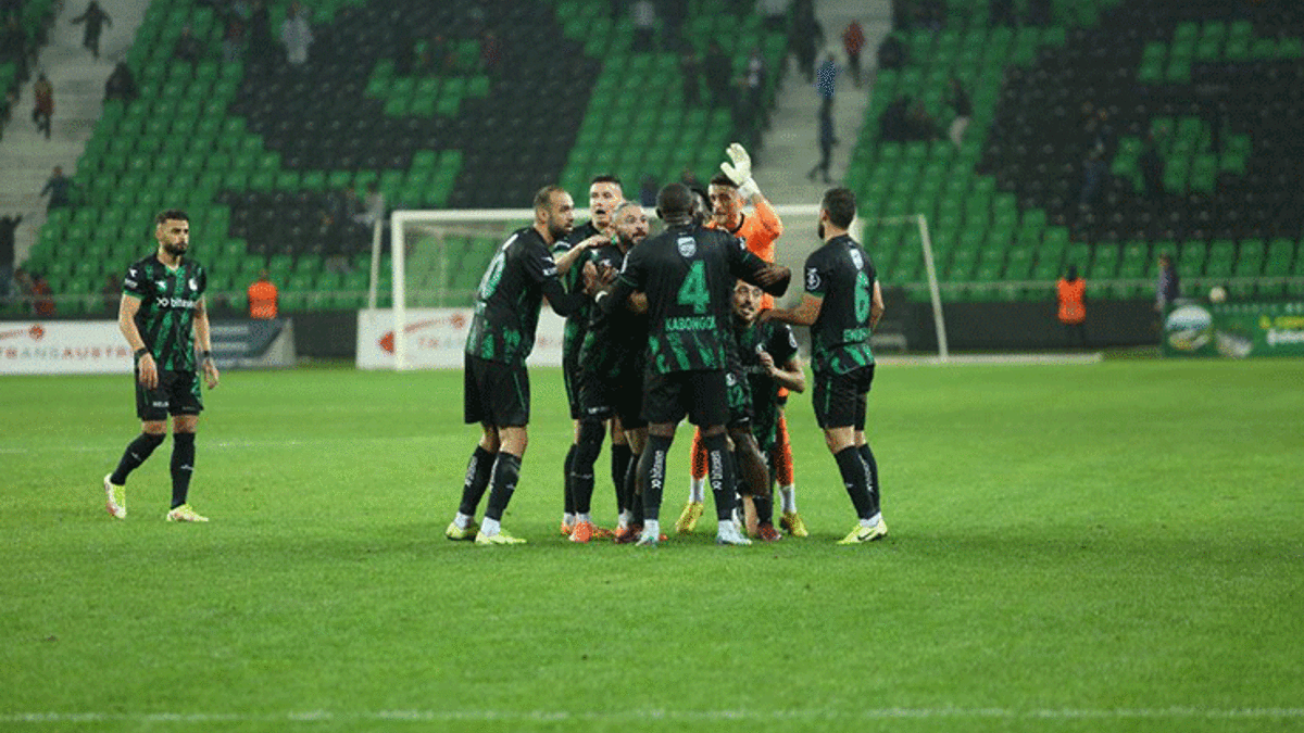 Sakaryaspor Adanaspor Ma Sonucu Fanatik Gazetesi Futbol