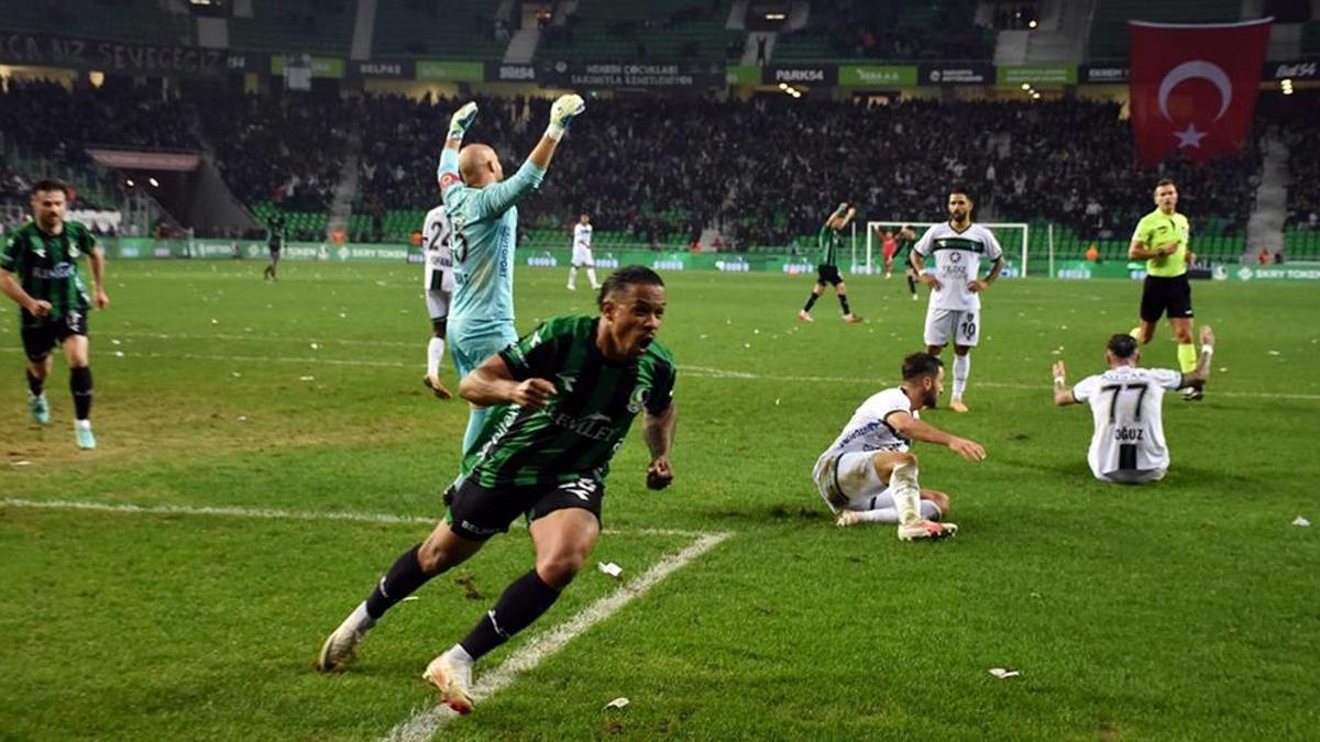 Sakaryaspor Kocaelispor maç sonucu 3 1 Marmara Derbisi Sakarya nın