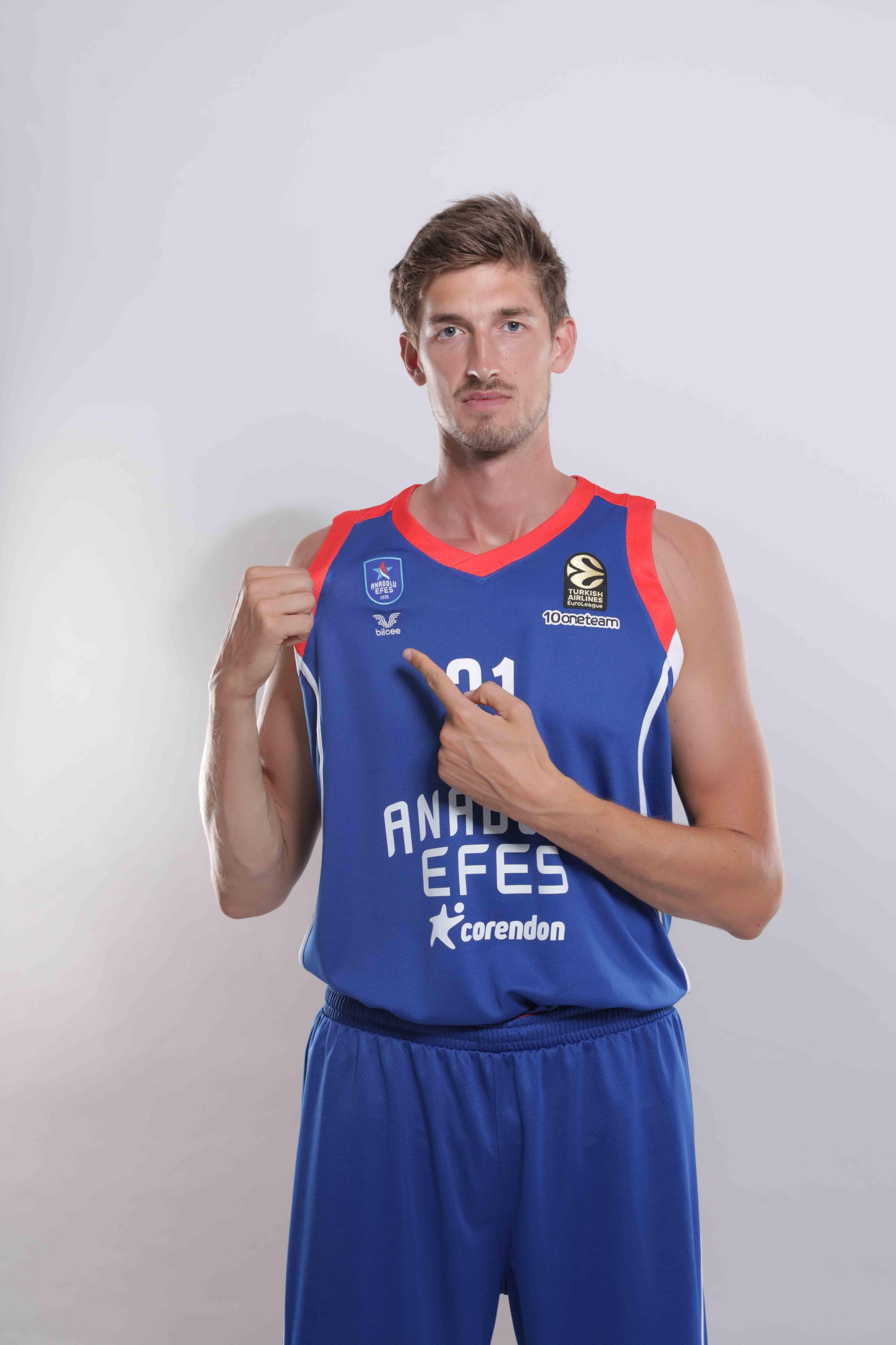 2022-23te de Anadolu Efes, Bilcee formalarla sahada