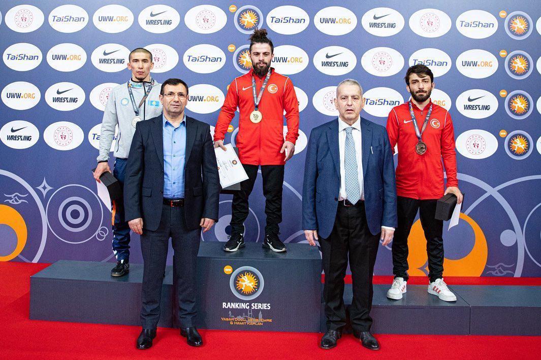 Türkiye, Ranking Grekoromen Güreş Turnuvasının ilk gününde 10 madalya kazandı