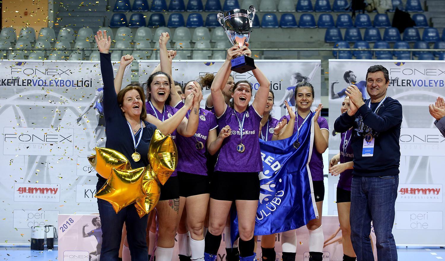 Fonex Şirketler Voleybol Ligi Şampiyonları Yapı Kredi Bankası ve Türk Telekom