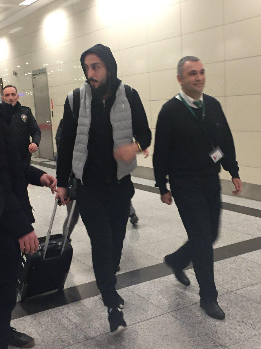 Galatasarayın yeni transferi Mitroglou, İstanbula geldi