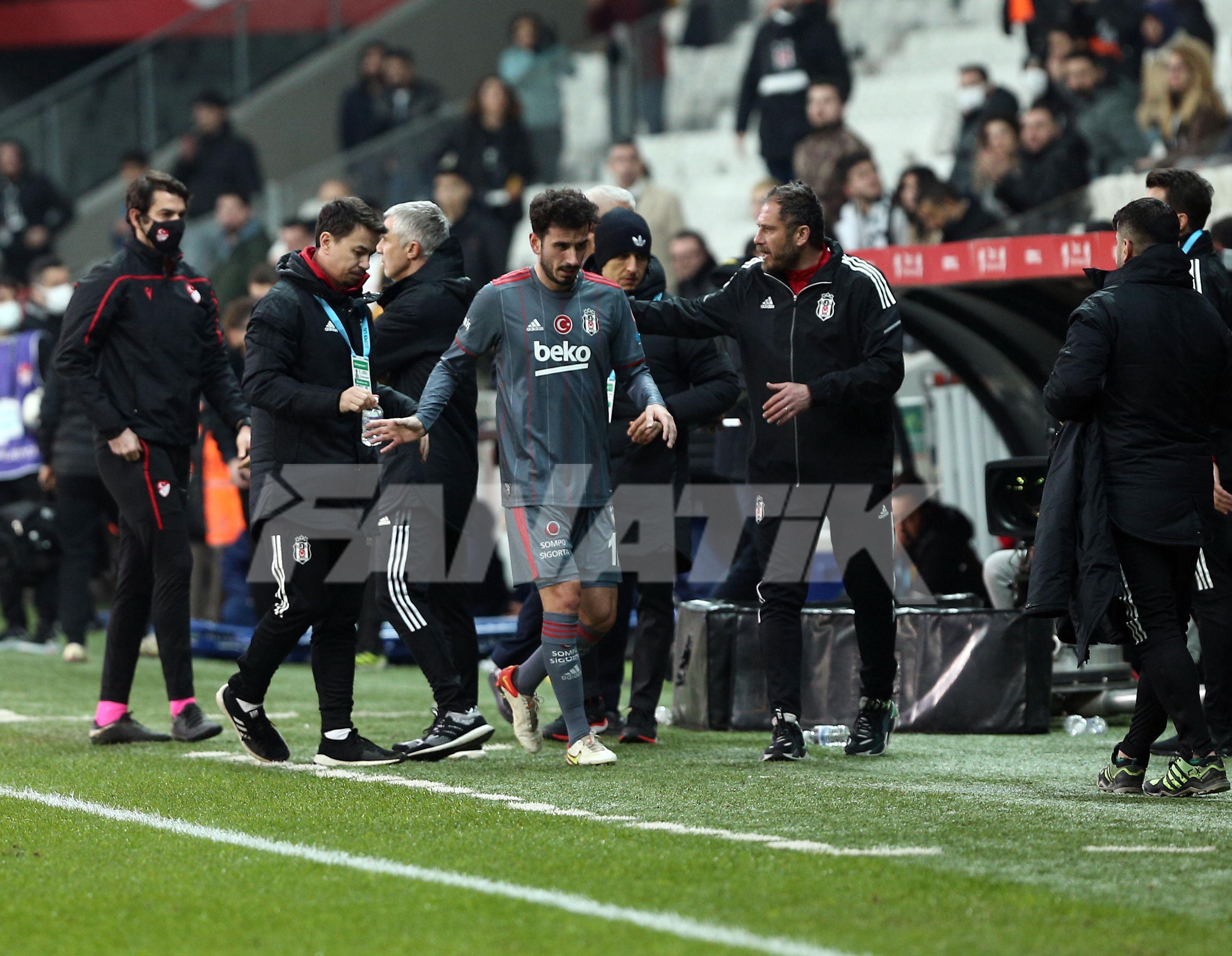 Beşiktaş-Göztepe maçında Oğuzhan Özyakup ıslıklandı