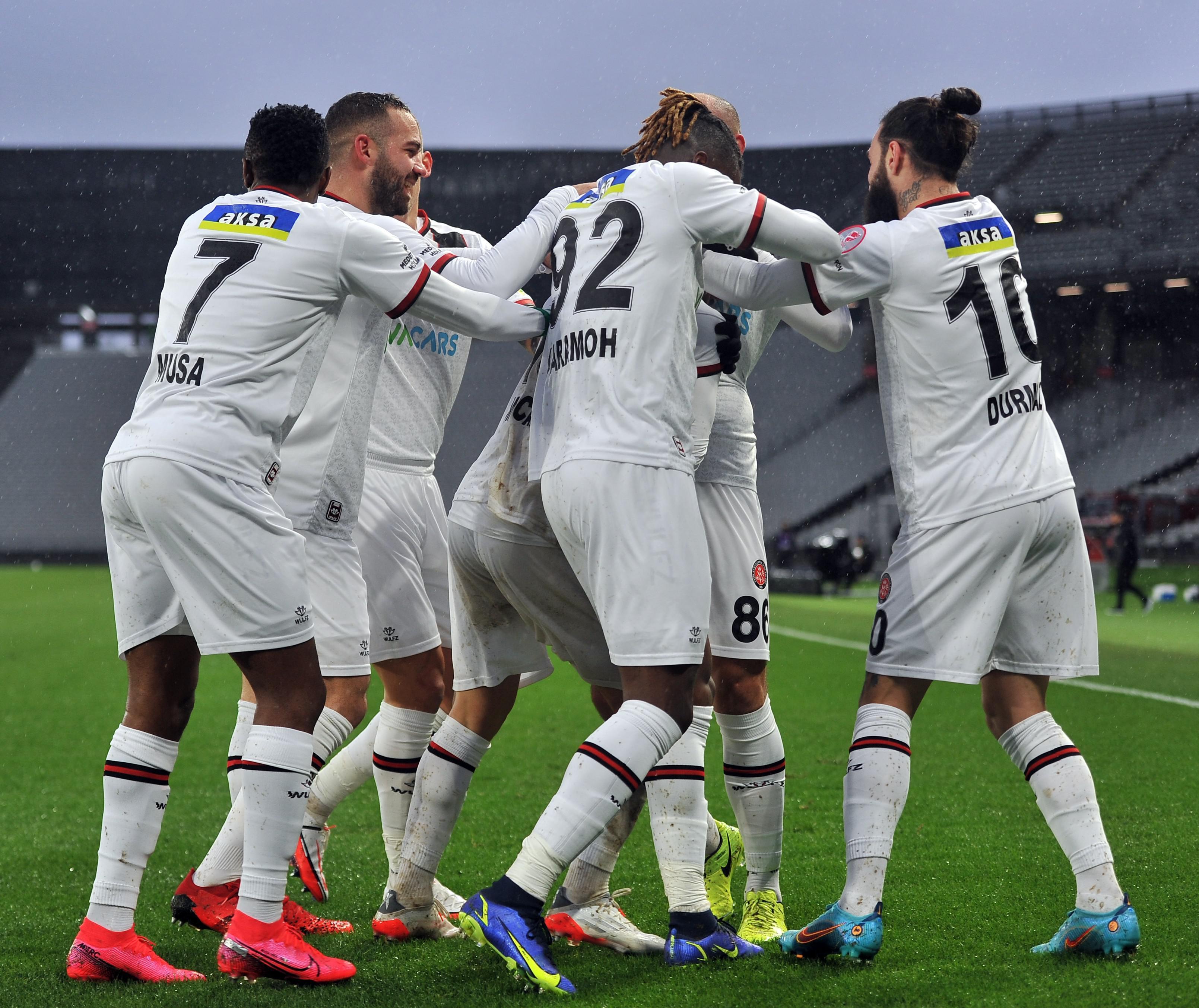 (ÖZET) Fatih Karagümrük - Konyaspor maç sonucu: 5-4
