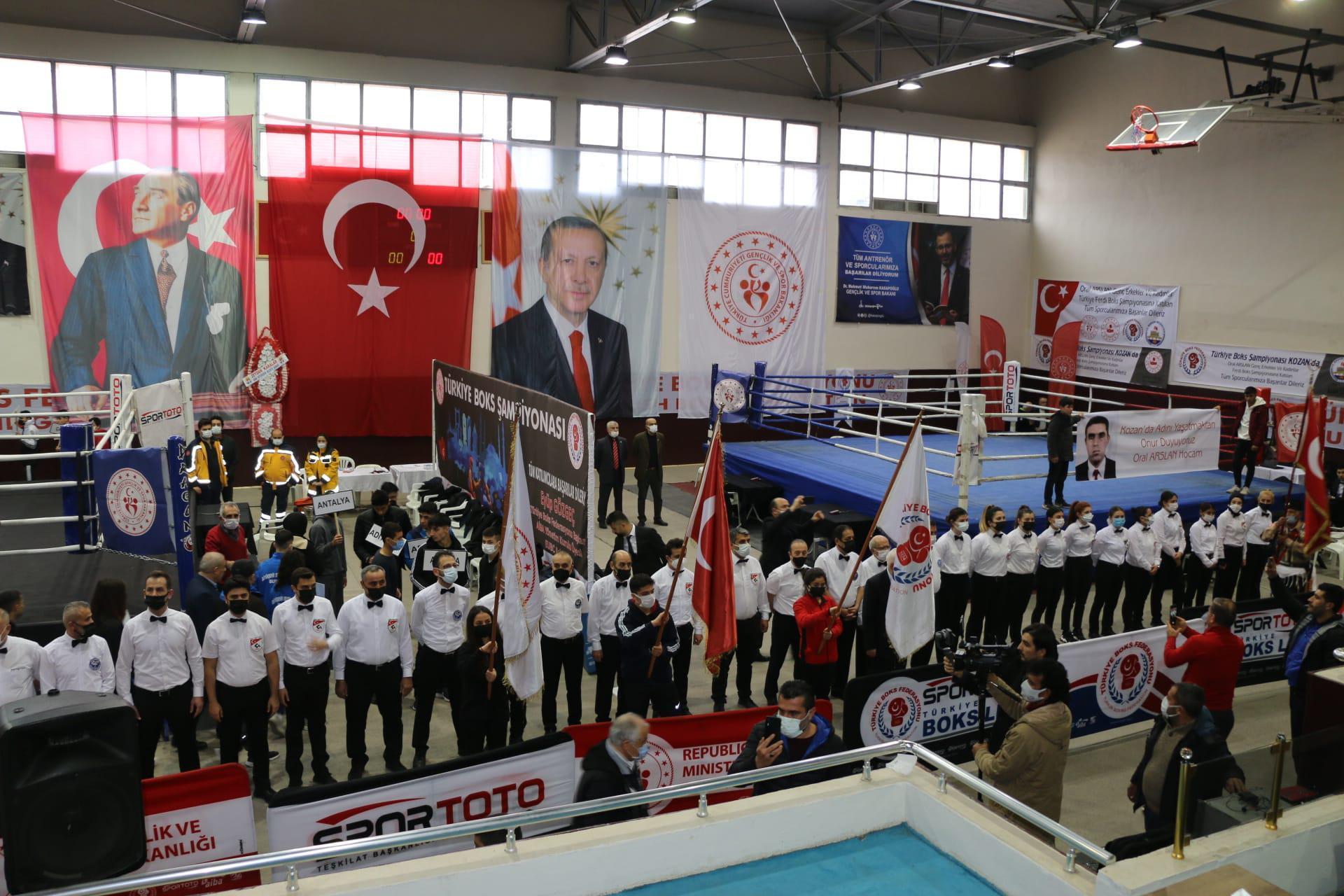 Oral Arslan Genç Erkekler ve Kadınlar Ferdi Boks Şampiyonası başladı