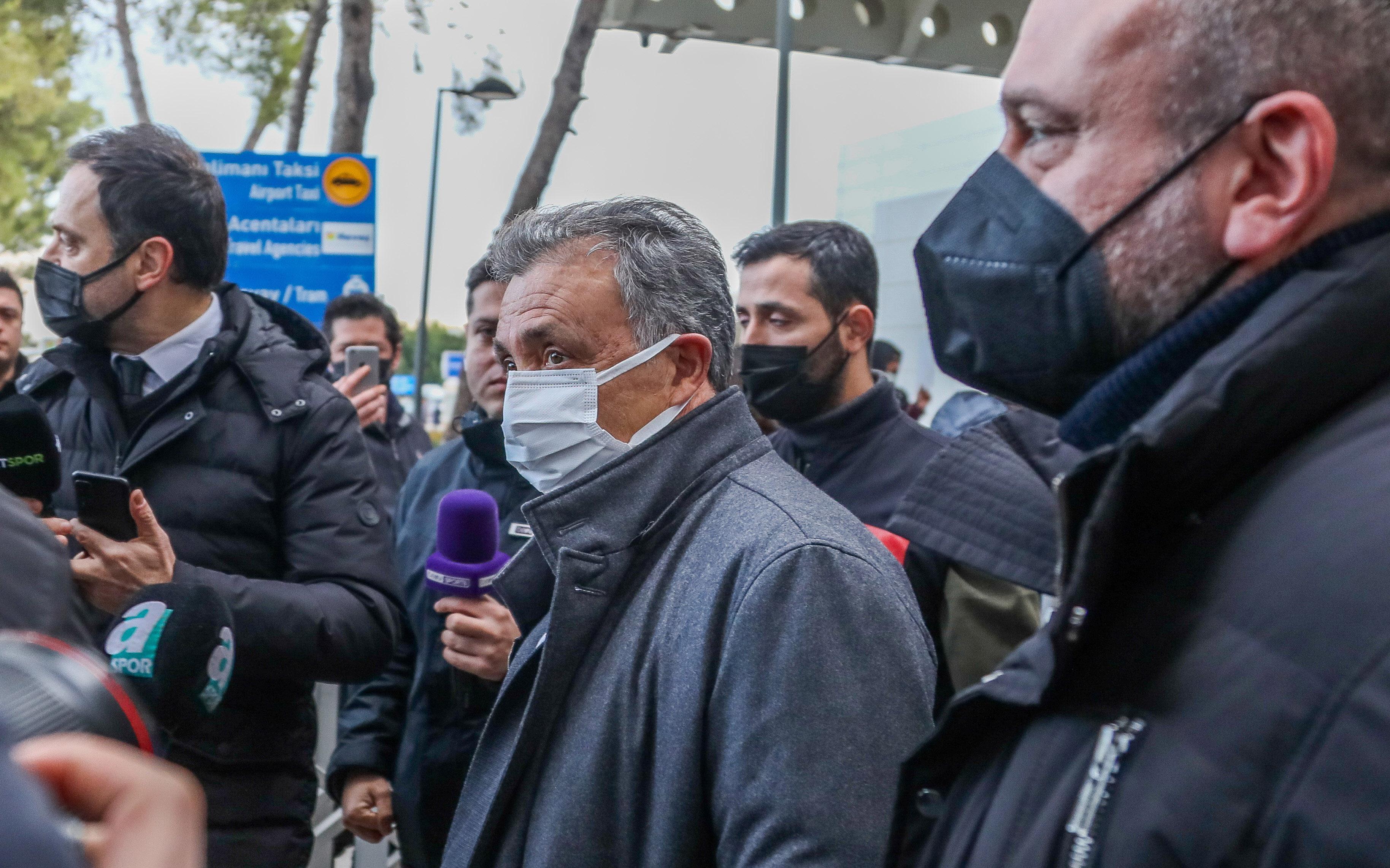 Beşiktaş Başkanı Ahmet Nur Çebi, takımı yalnız bırakmadı