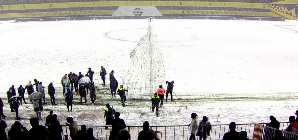 SON DAKİKA Eyüpspor - Bursaspor maçı ertelendi