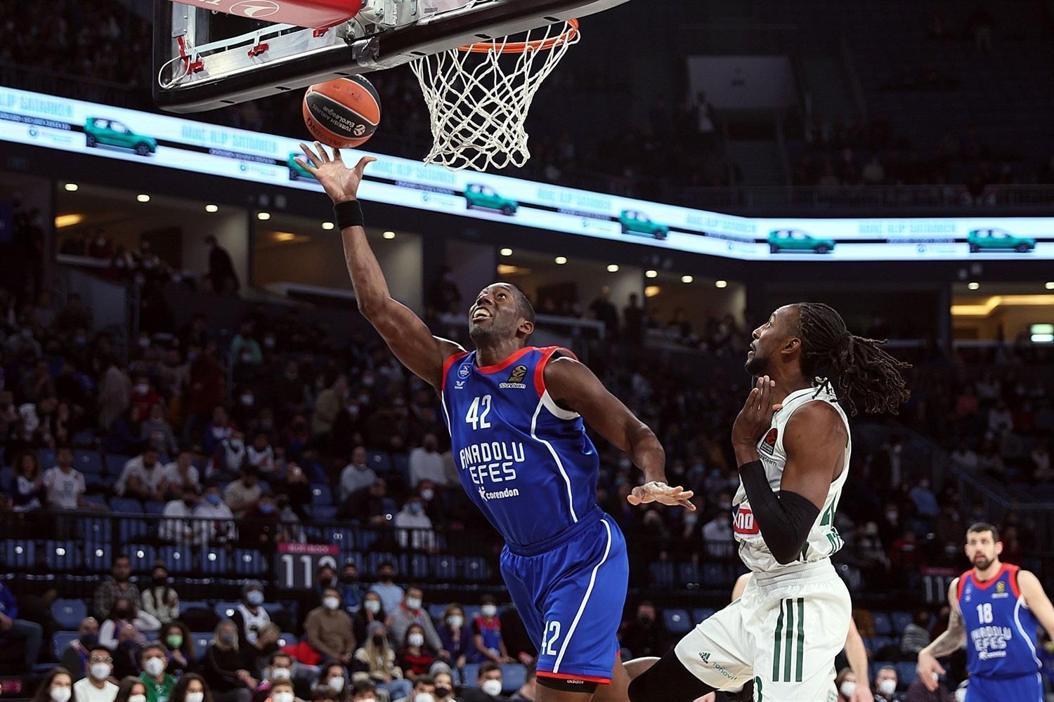 (ÖZET) Anadolu Efes - Panathinaikos OPAP maç sonucu: 82-81