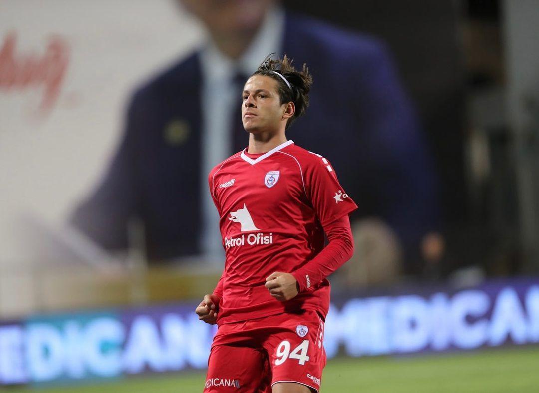 Son dakika Trabzonsporda transferde 5. imza Enis Destandan