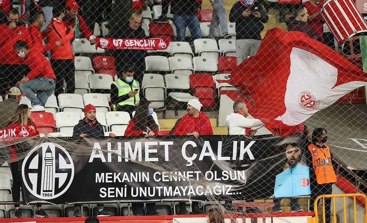 Antalyaspor - Fenerbahçe maçında Ahmet Çalık unutulmadı