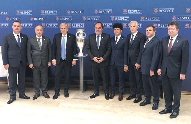Türkiye, UEFA EURO 2024 adaylık dosyasını sundu