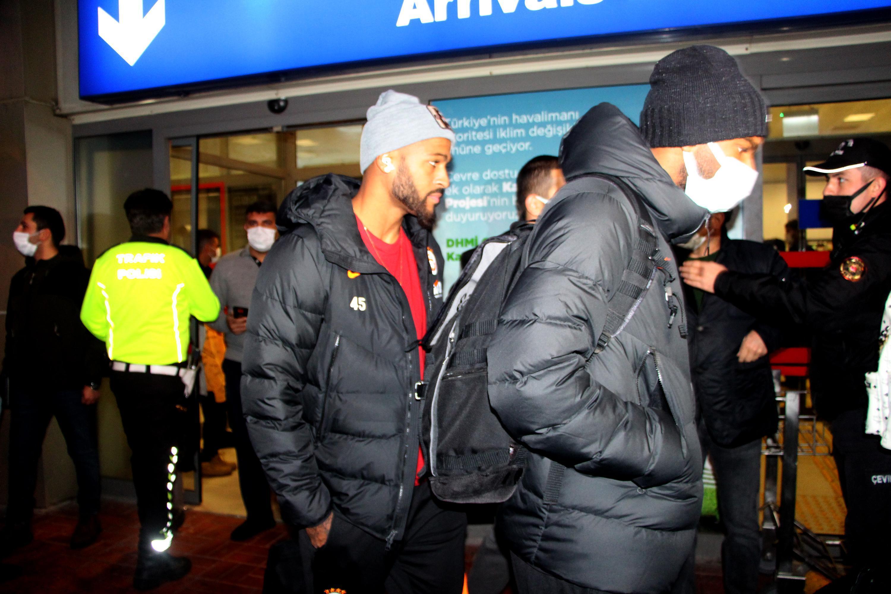Galatasaray kafilesi, Adanaya ulaştı