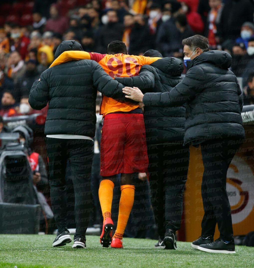 Son dakika Galatasarayda Mbaye Diagne sakatlandı