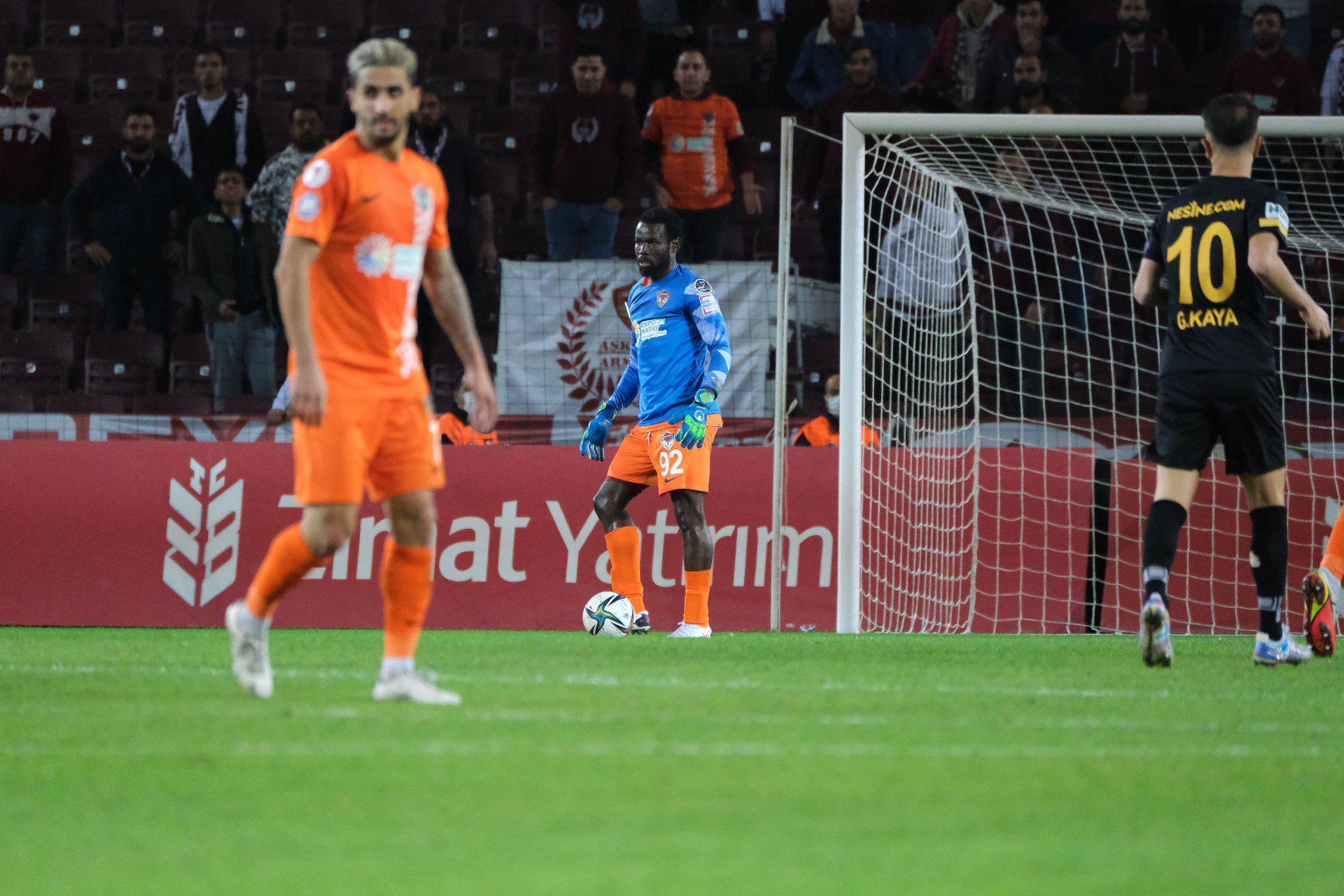 Mame Diouf 2 kez kalede Hatayspor-Eyüpspor maçında tarihi anlar