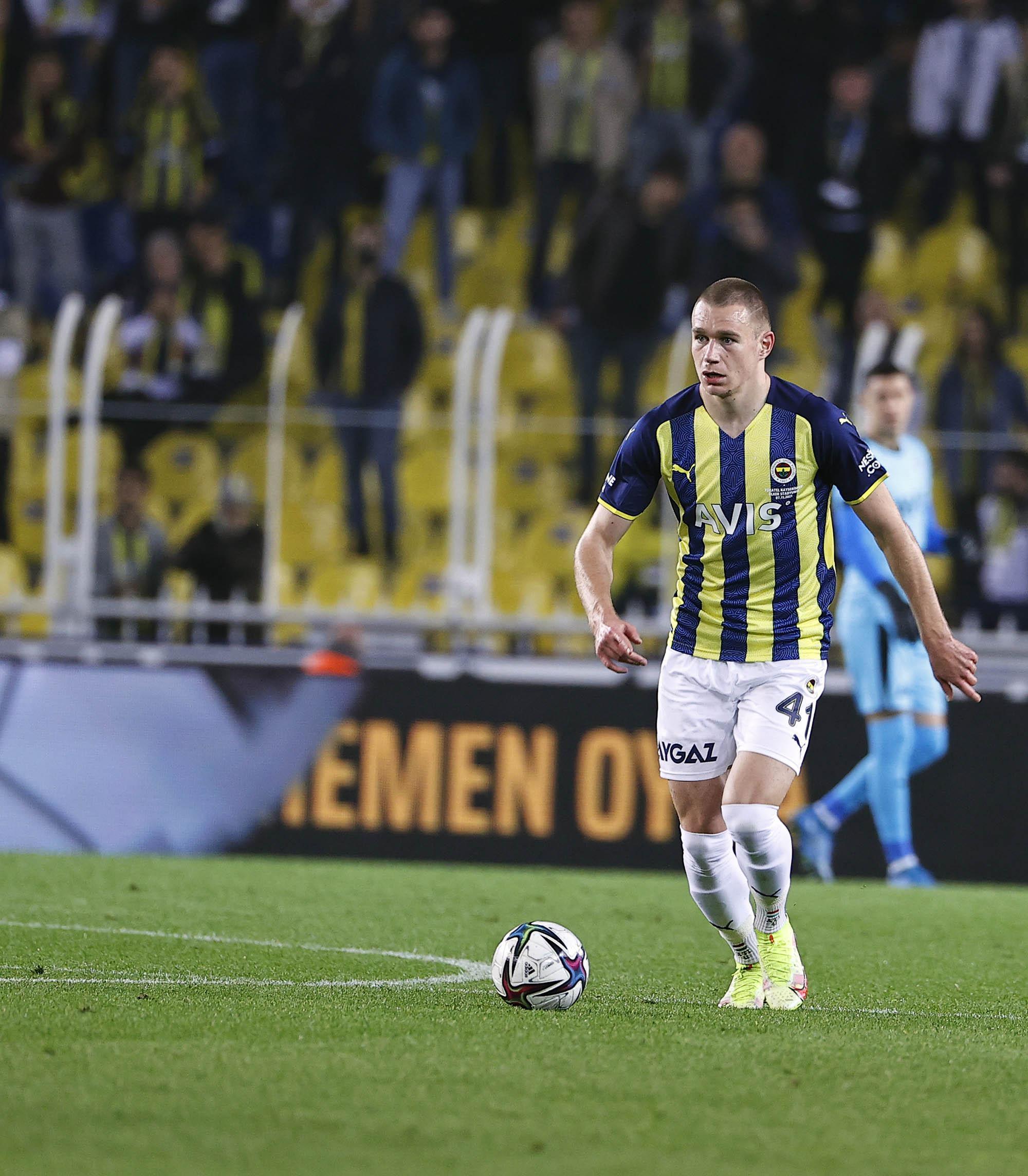 Son dakika Fenerbahçede sürpriz Attila Szalai gelişmesi