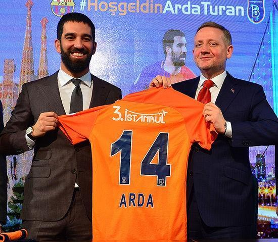 Ve Arda Turan imzaladı Fatih Terim ve Galatasaray...