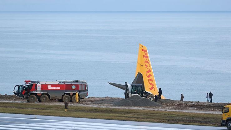 SON DAKİKA | Trabzonda uçak pistten çıktı Trabzon Havalimanında seferler başladı mı