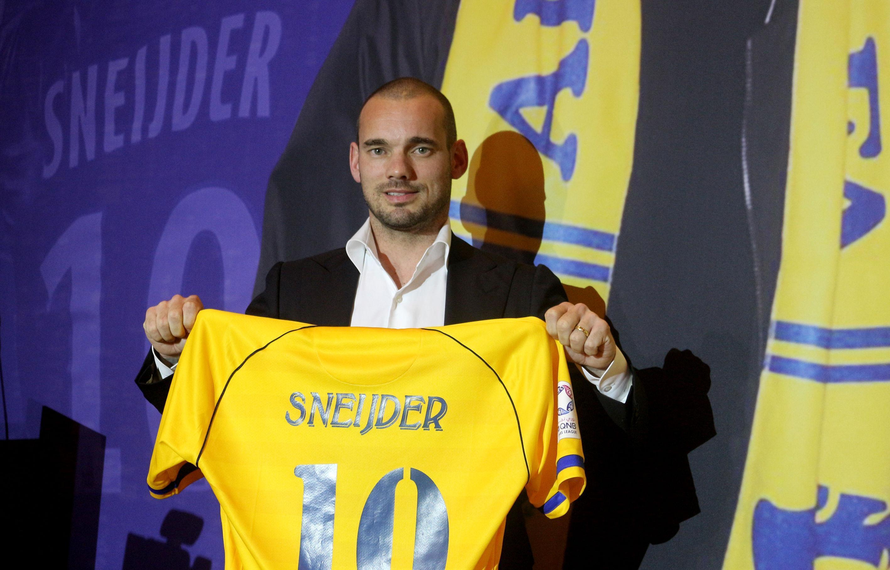 Wesley Sneijder basına tanıtıldı