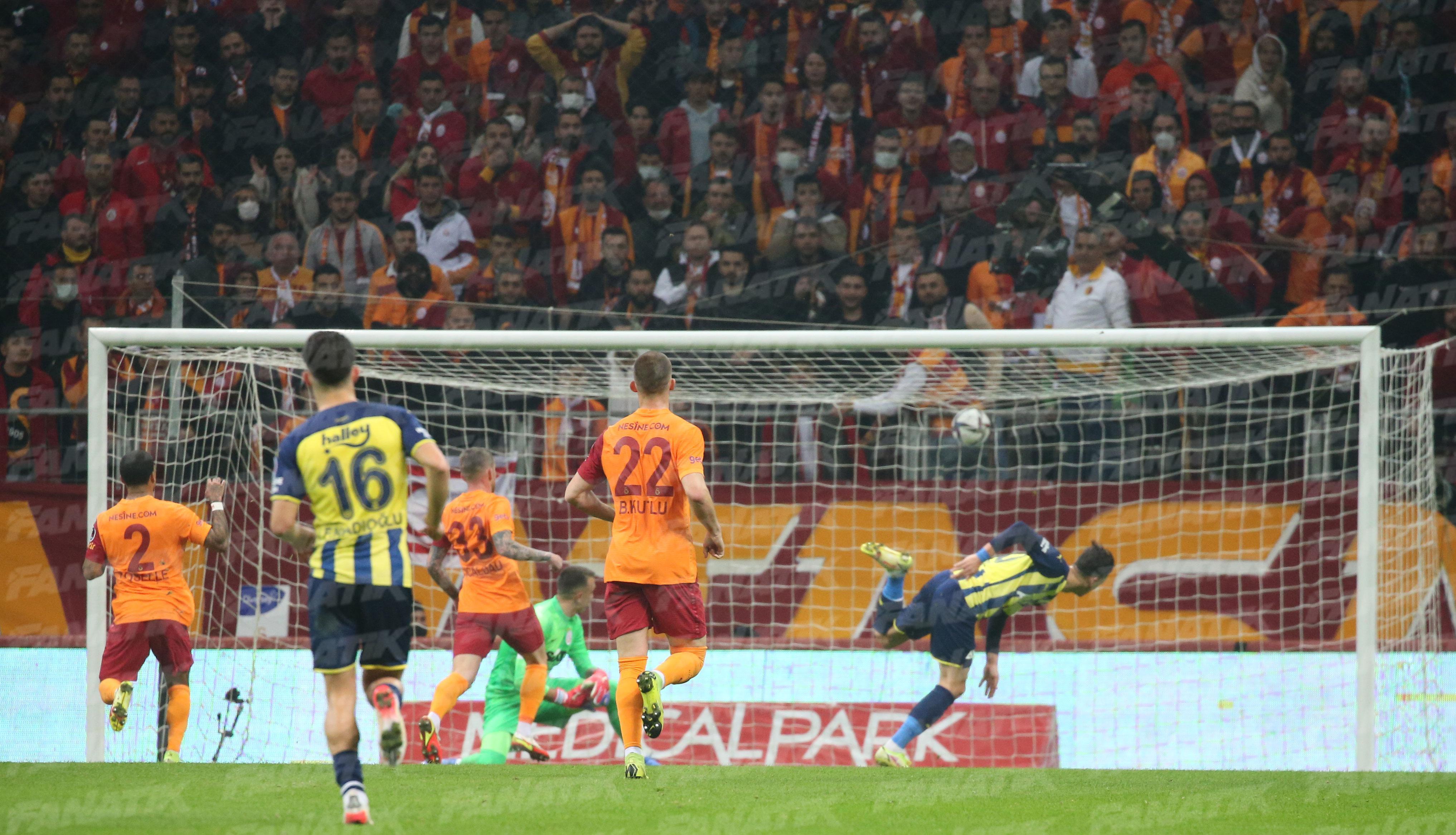 (ÖZET) Galatasaray-Fenerbahçe maç sonucu: 1-2