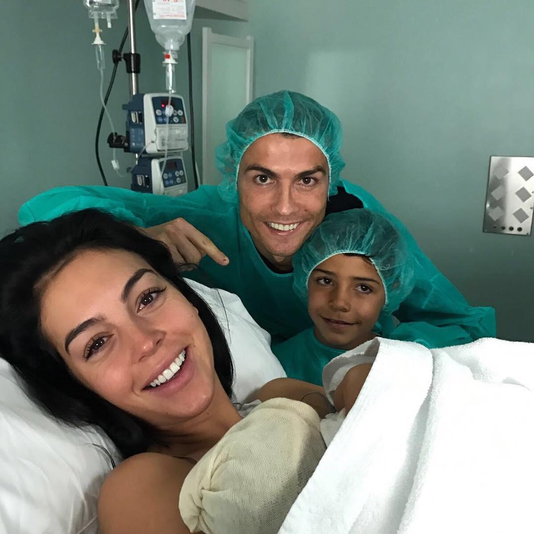 Ronaldo bir kez daha baba oldu