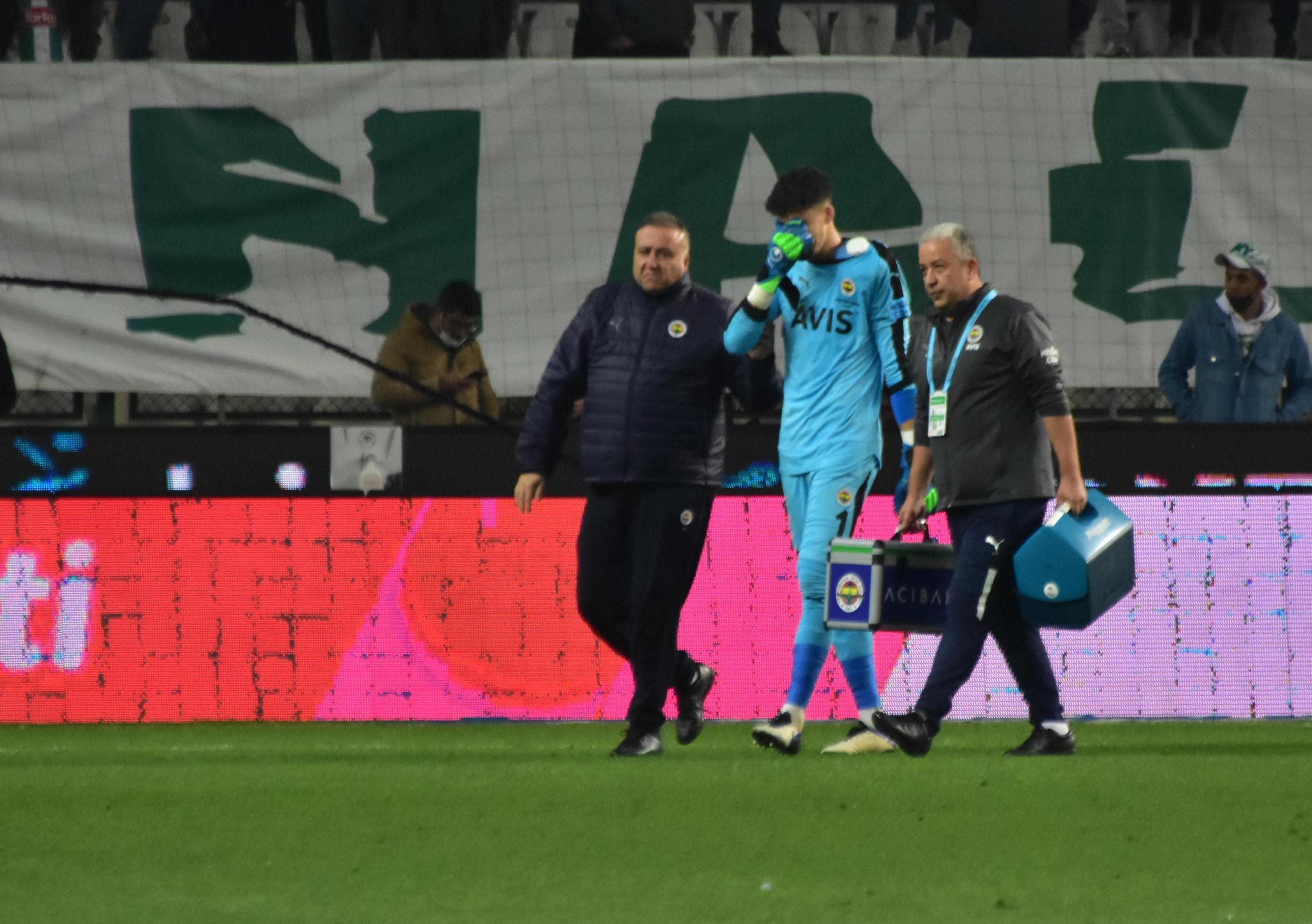 Fenerbahçeyi sarsan sakatlık Altay Bayındır gözyaşlarını tutamadı