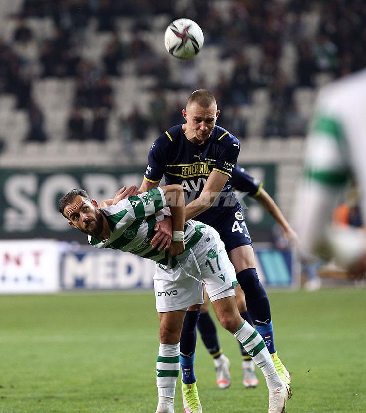 (ÖZET )Konyaspor-Fenerbahçe maç sonucu: 2-1