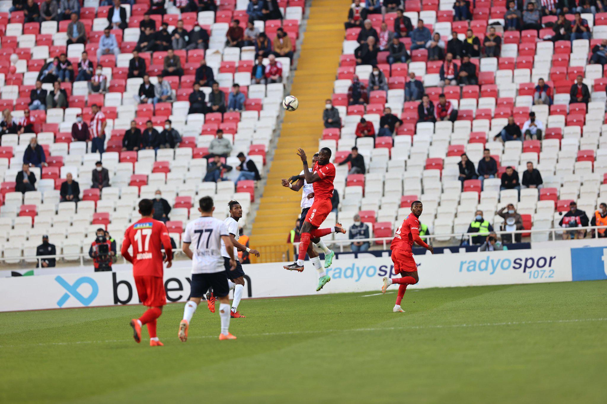 (ÖZET) Sivasspor - Adana Demirspor maç sonucu: 1-1