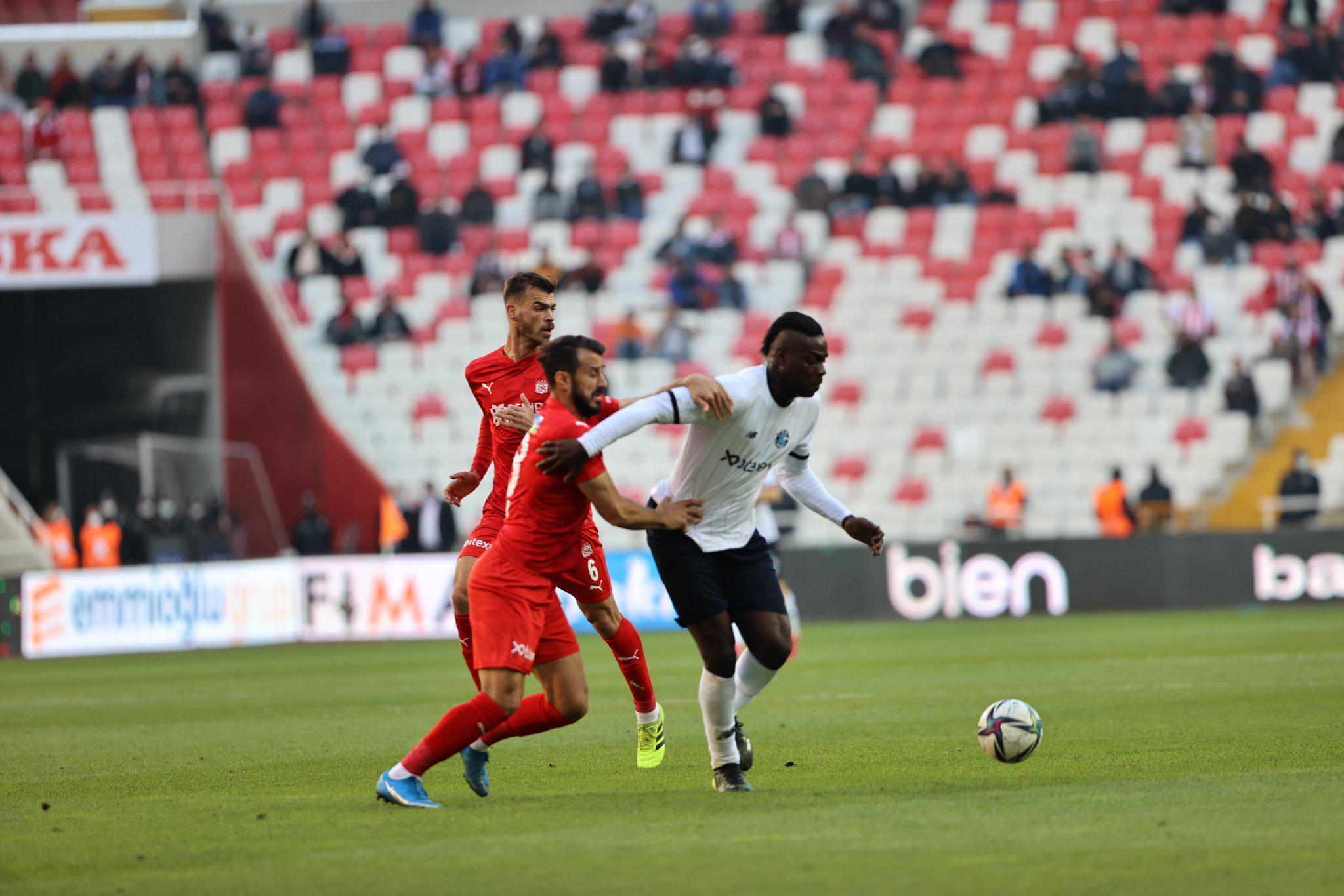(ÖZET) Sivasspor - Adana Demirspor maç sonucu: 1-1