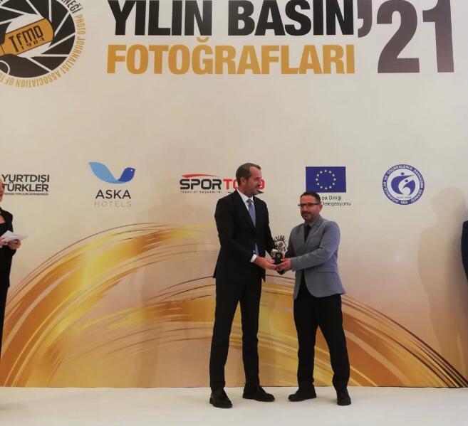 Murat Akbaşa TFMDden ödül