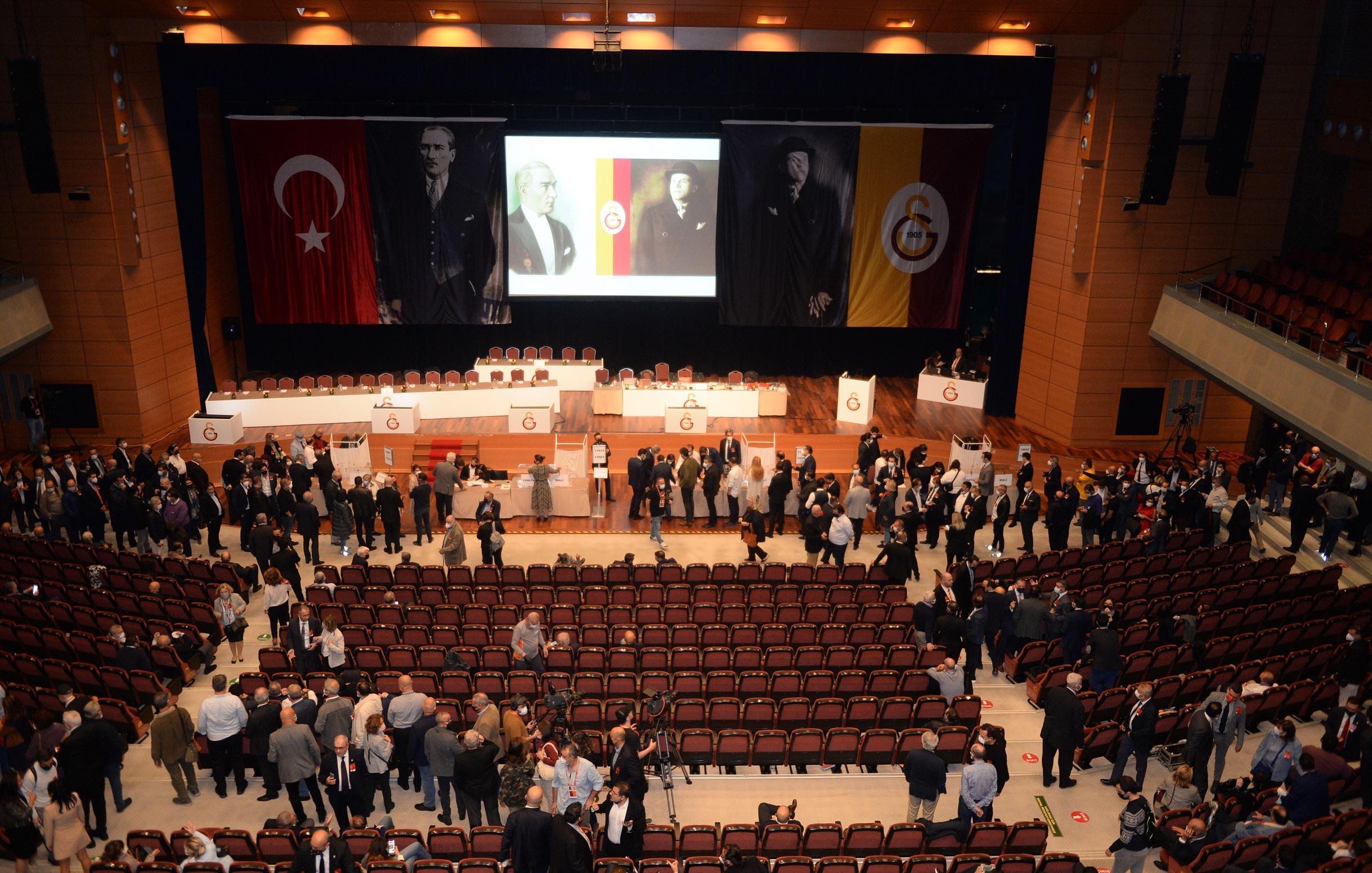 Son dakika Galatasarayda Mustafa Cengiz yönetimi, mali yönden ibra edildi, idari yönden ibra edilmedi
