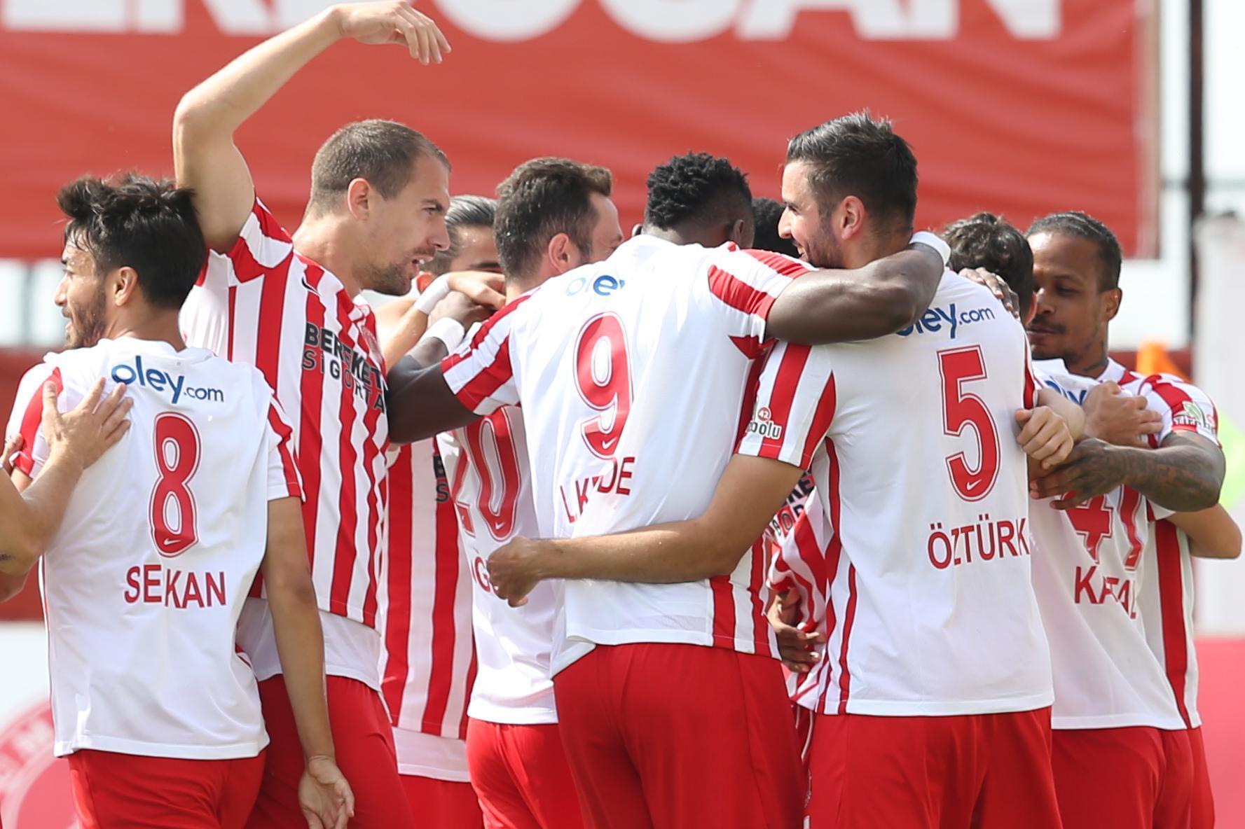 Ümraniyespor-Manisa FK maç sonucu: 1-0