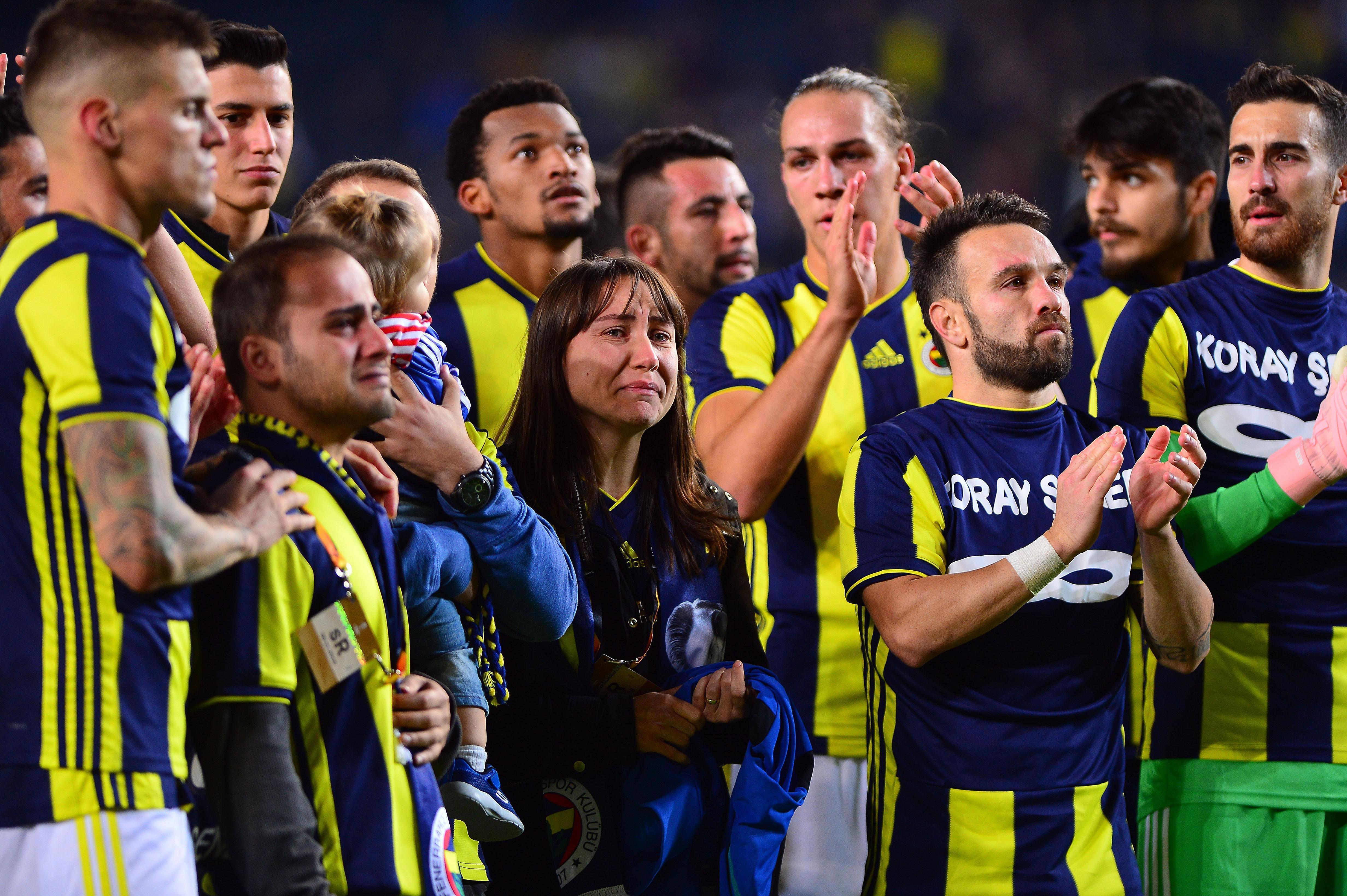 Fenerbahçeli futbolcular Koray Şeneri unutmadı