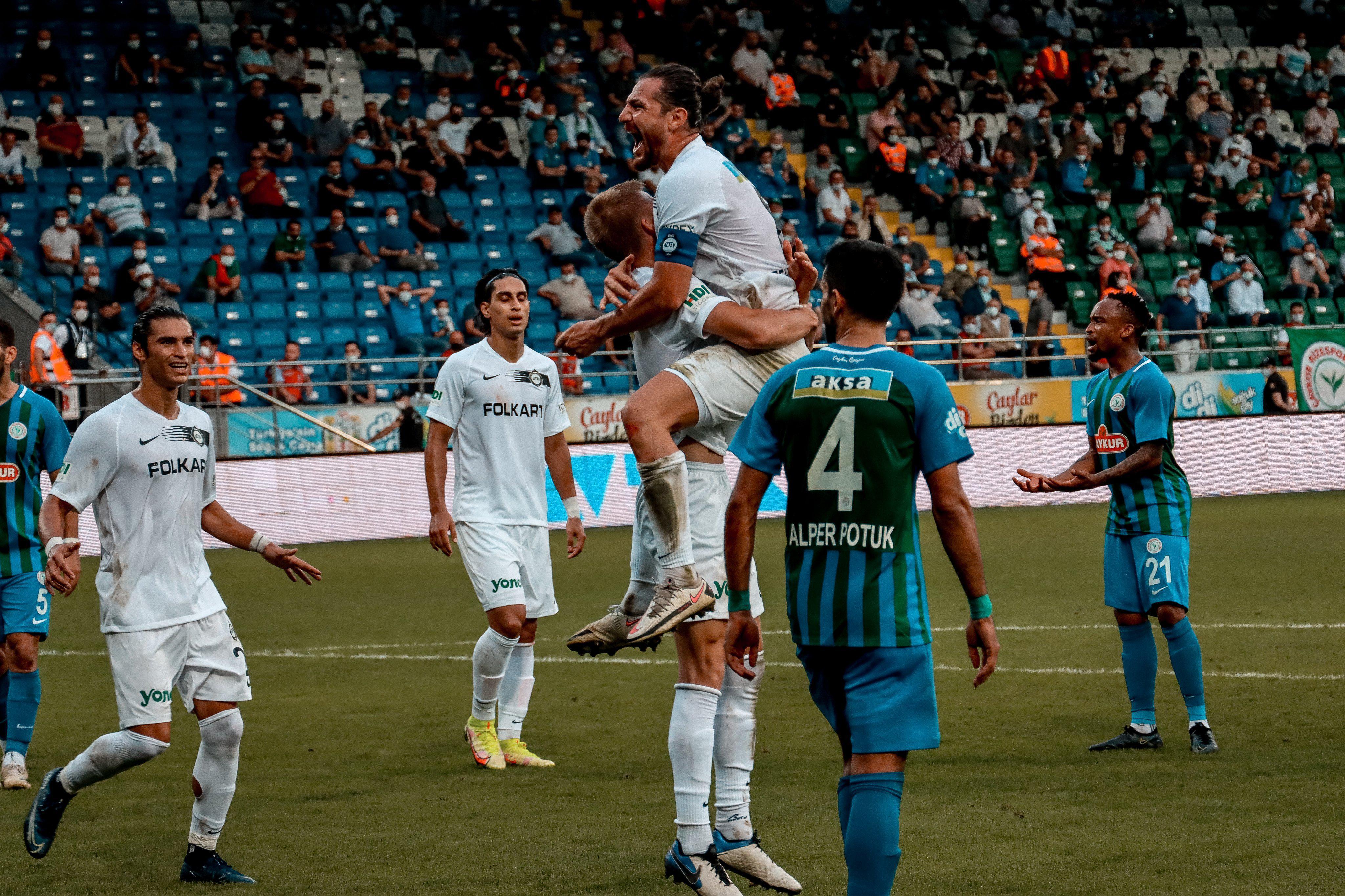 ÖZET Çaykur Rizespor-Altay maç sonucu: 1-2