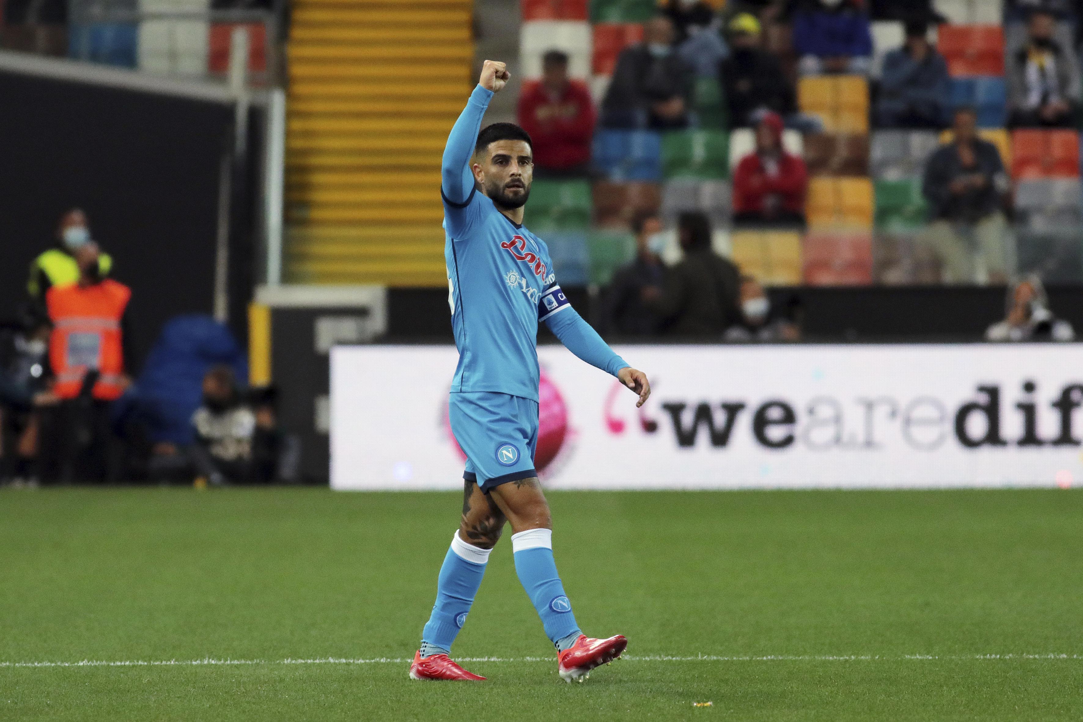 Serie Anın yeni lideri 4te 4 yapan Napoli