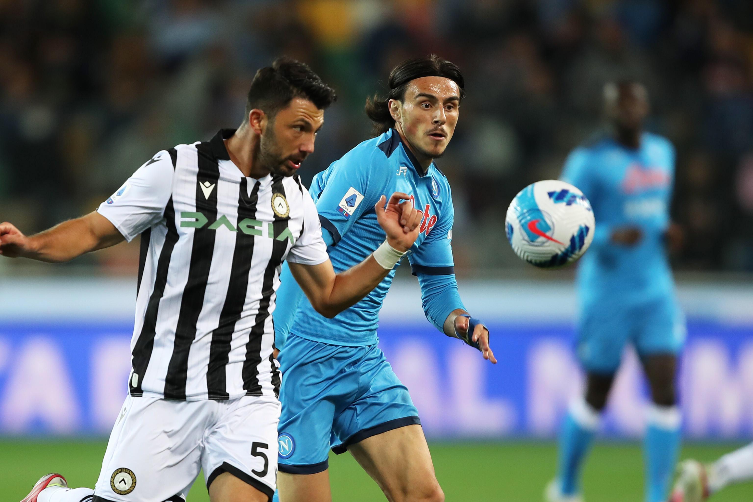 Serie Anın yeni lideri 4te 4 yapan Napoli