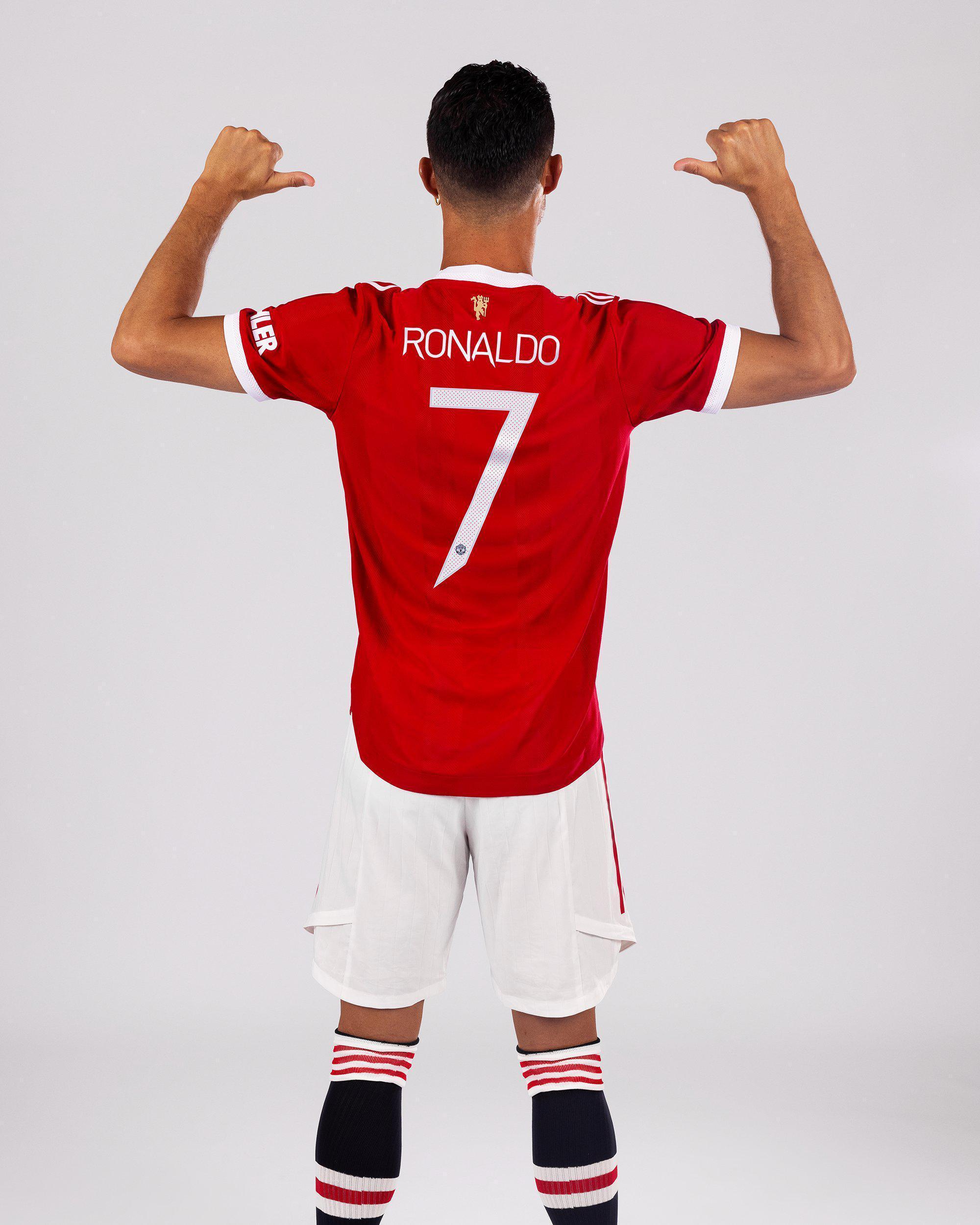 Manchester Unitedın yeni 7 numarası: Cristiano Ronaldo
