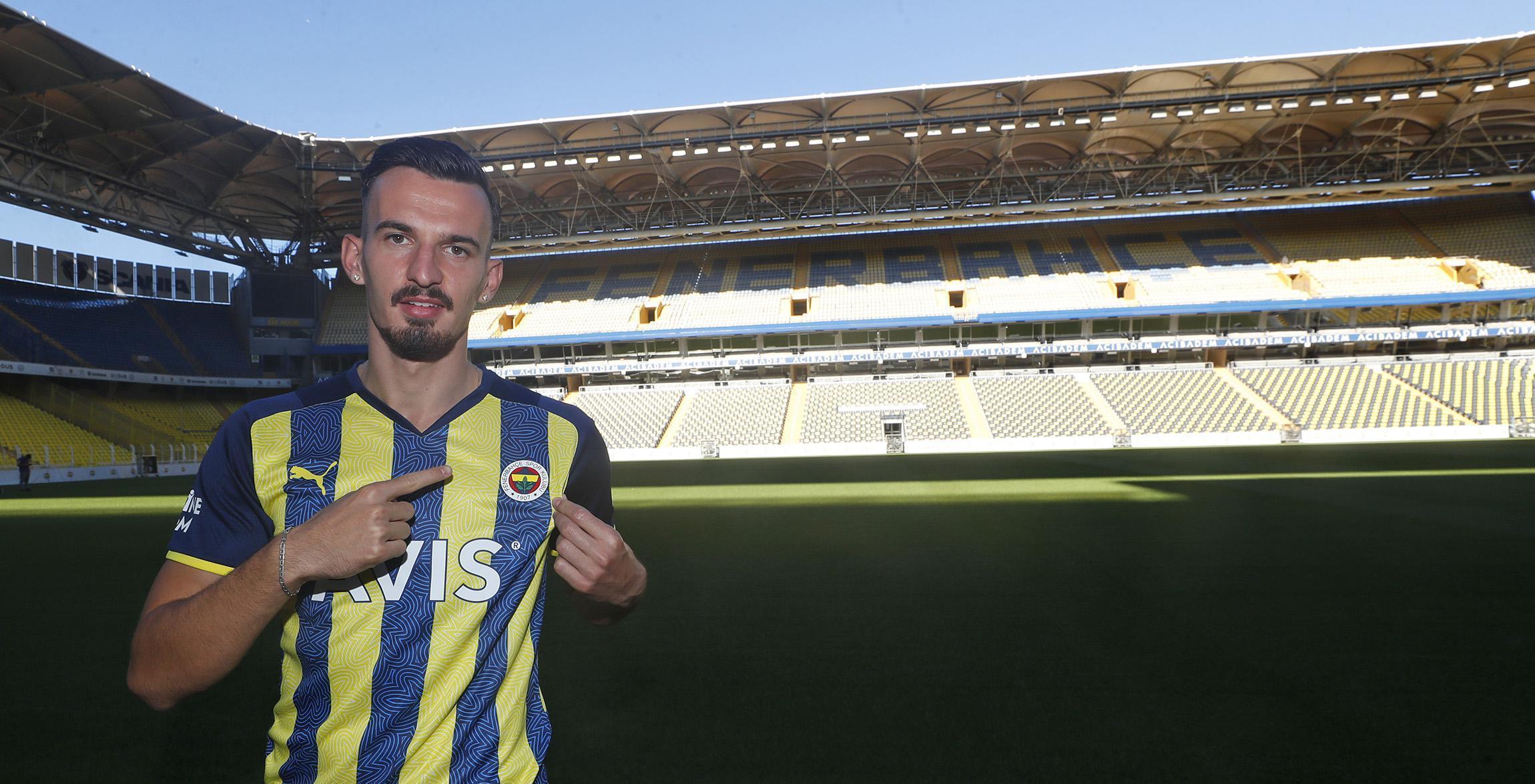 Son dakika haberi: Fenerbahçenin yeni forveti Mergim Berisha Transfer resmen açıklandı