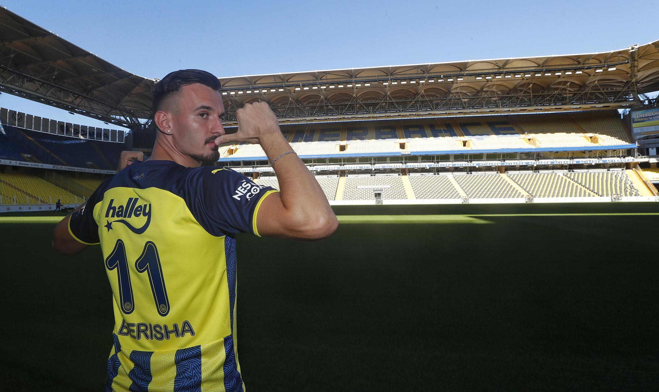 Son dakika haberi: Fenerbahçenin yeni forveti Mergim Berisha Transfer resmen açıklandı