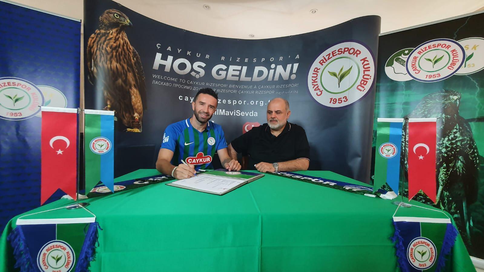Son dakika Çaykur Rizespor, Gökhan Gönülü transfer ettiğini resmen açıkladı