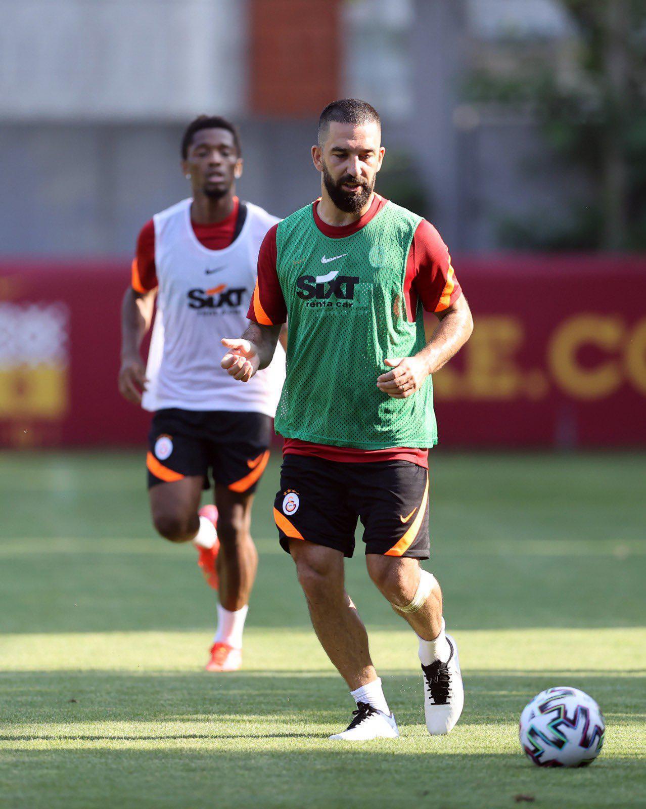 Galatasarayda Feghouli, Mohamed ve Yedlin takıma katıldı