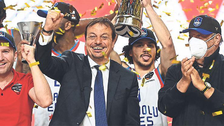 Son dakika Ergin Ataman, EuroLeaguede Yılın Koçu seçildi