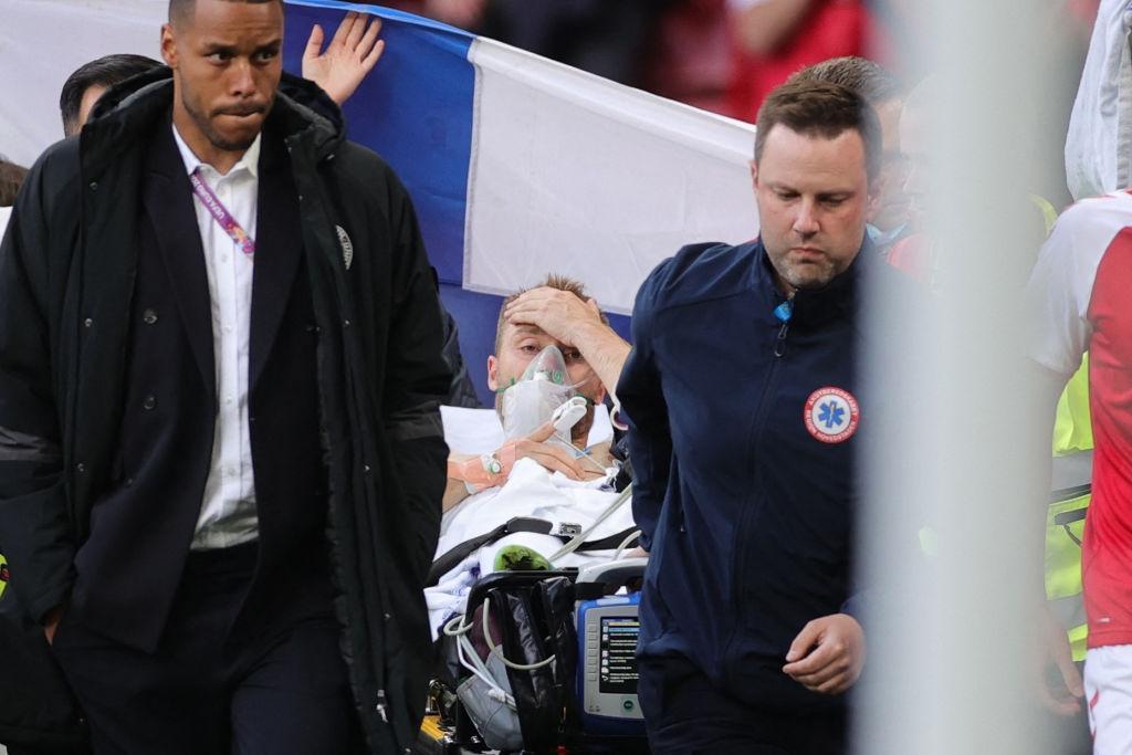 Danimarka - Finlandiya maçında korku dolu anlar... Eriksen yere yığıldı