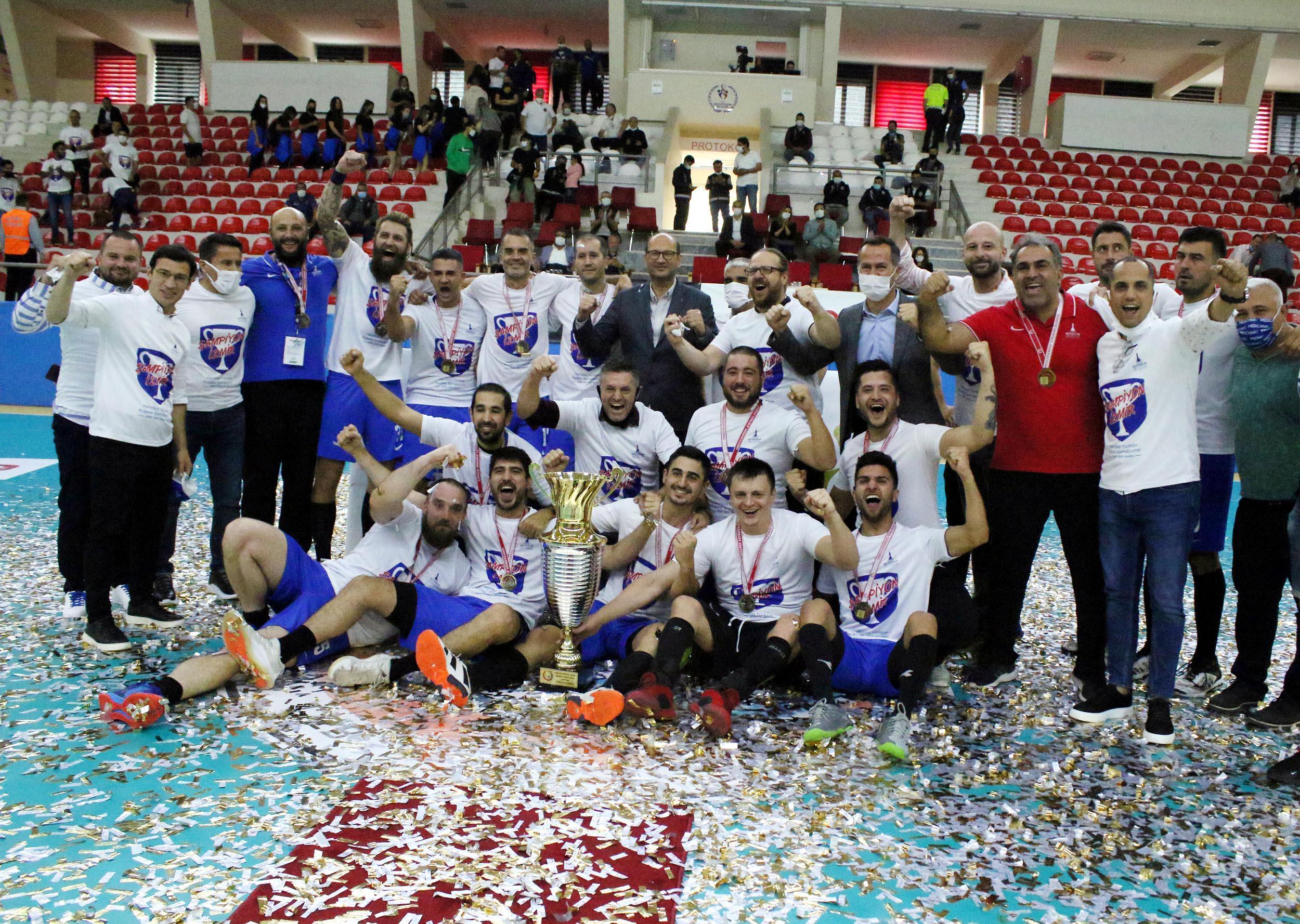 İzmir Büyükşehir Belediyespor, kupa finallerine ambargo koydu