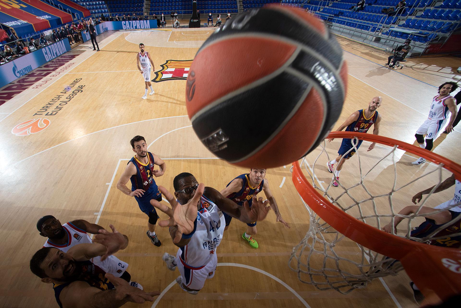 ÖZET | Barcelona - Anadolu Efes maç sonucu: 81-86 | Anadolu Efes Euroleague şampiyonu...