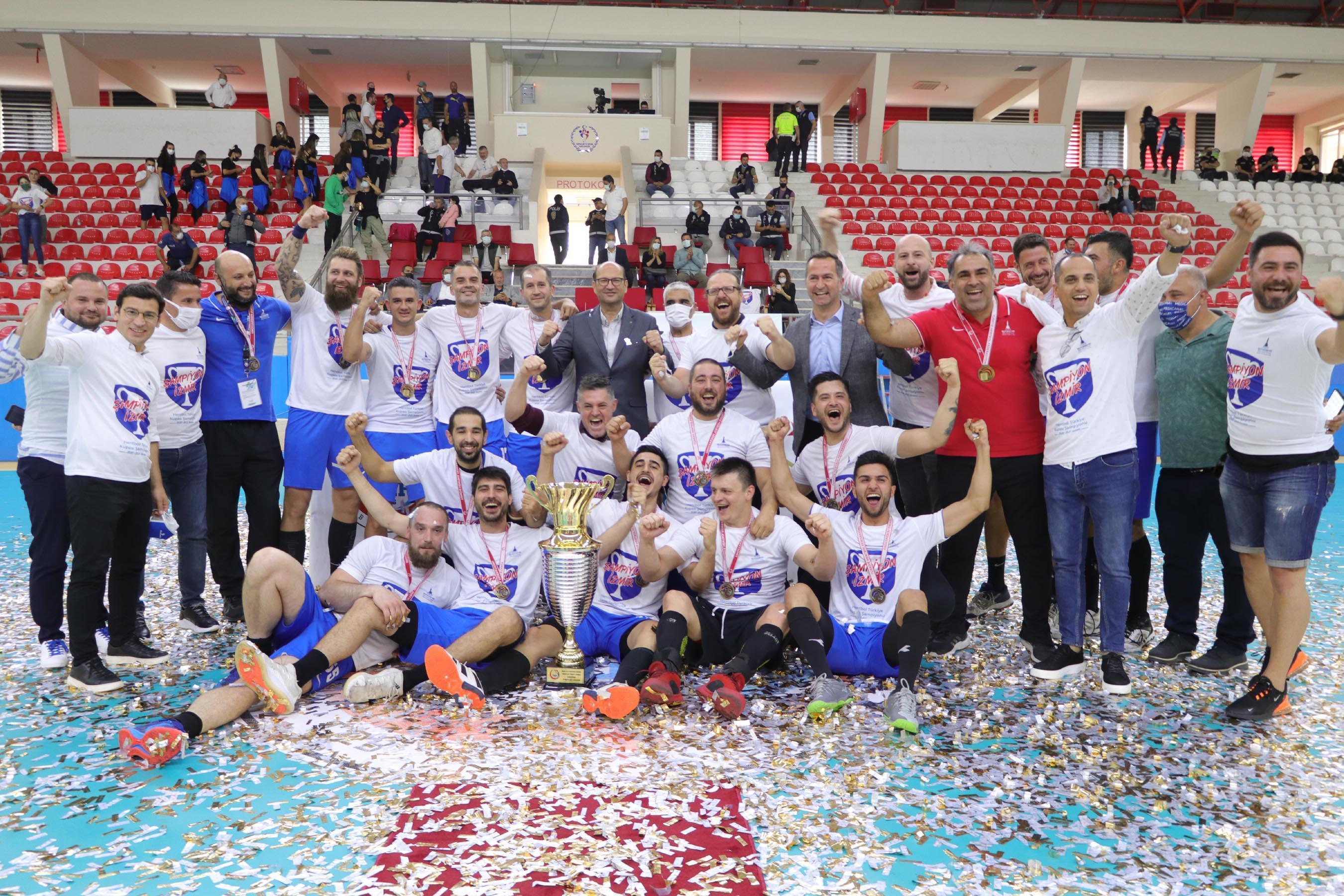 Hentbol Erkekler Türkiye Kupasında şampiyon İzmir Büyükşehir Belediyespor