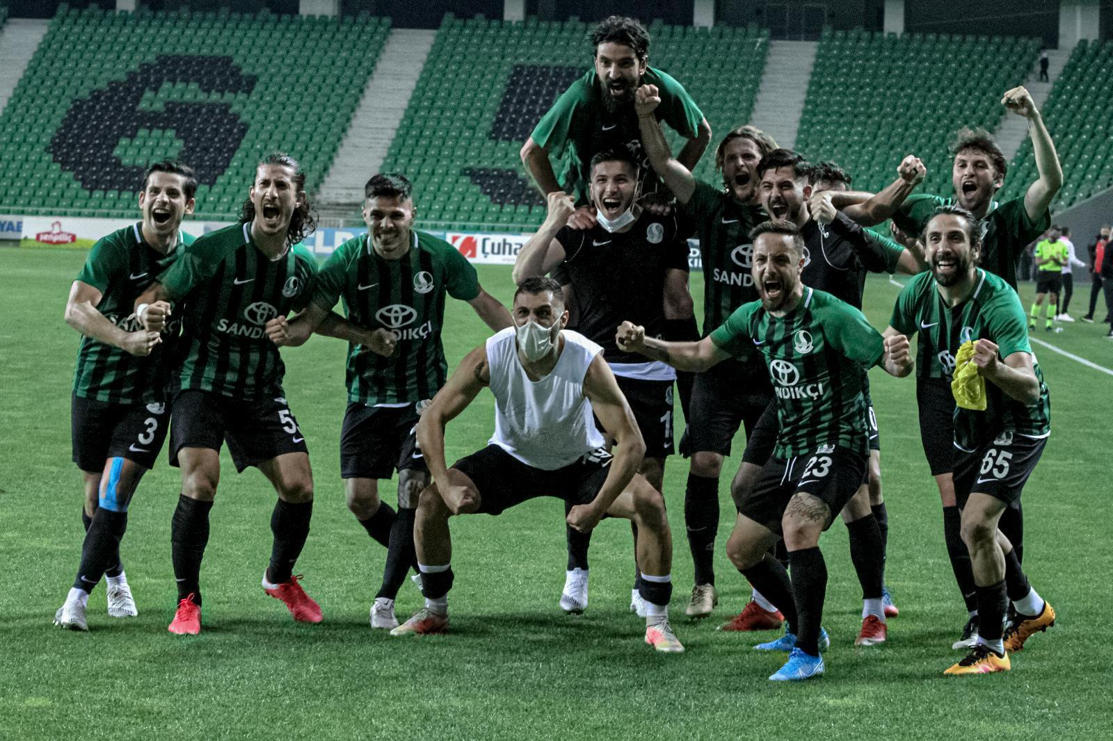 (ÖZET) Sakaryaspor - Kırşehir Belediyespor maç sonucu: 5-1